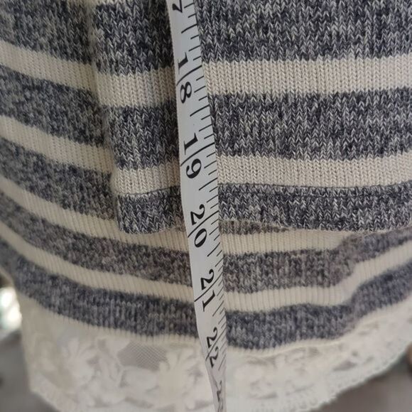 Loft Ann Taylor Sweater Top Blouse Women's Large Gray Stripe Lace 3/4 sleeve - Picture 5 of 8